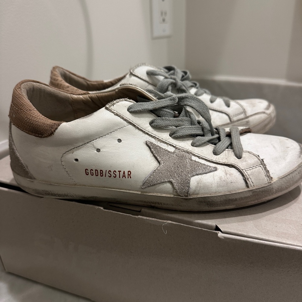GOLDEN GOOSE SUPERSTAR - Authenticity Guaranteed